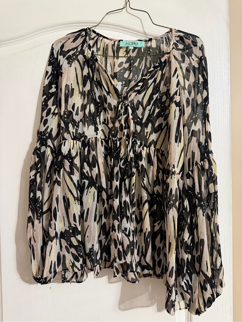 Karlie Black & Cream Printed Tie-Front Peasant Blouse